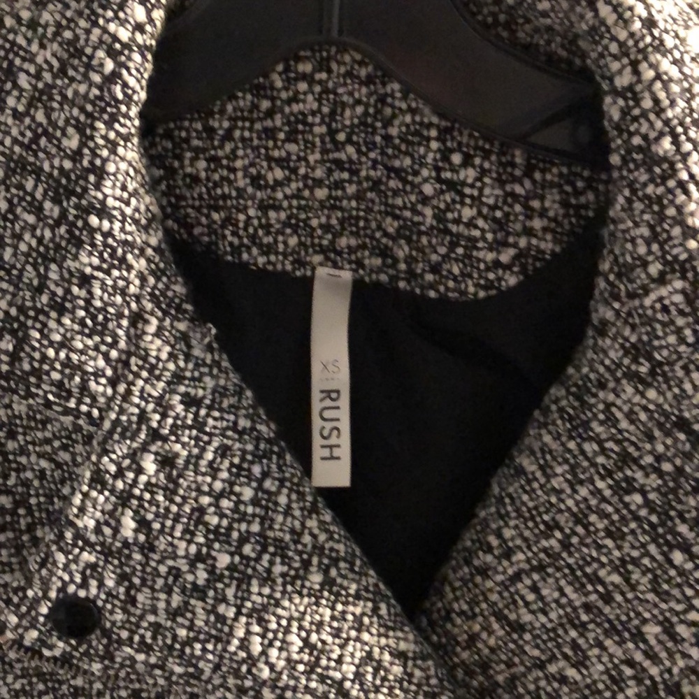 Blazer - Picture 2 of 4